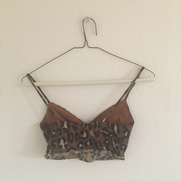 7DAYWKND Cheetah Print Crop Top - Picture 3 of 6